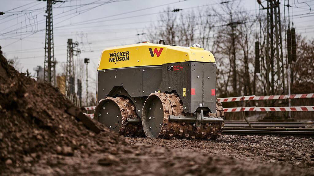 rullo compressore in azione