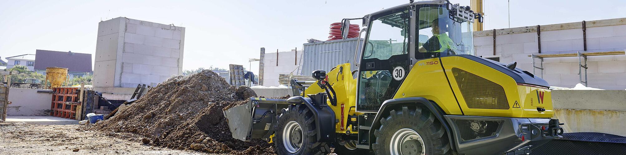 Wheel loader 1150 in action