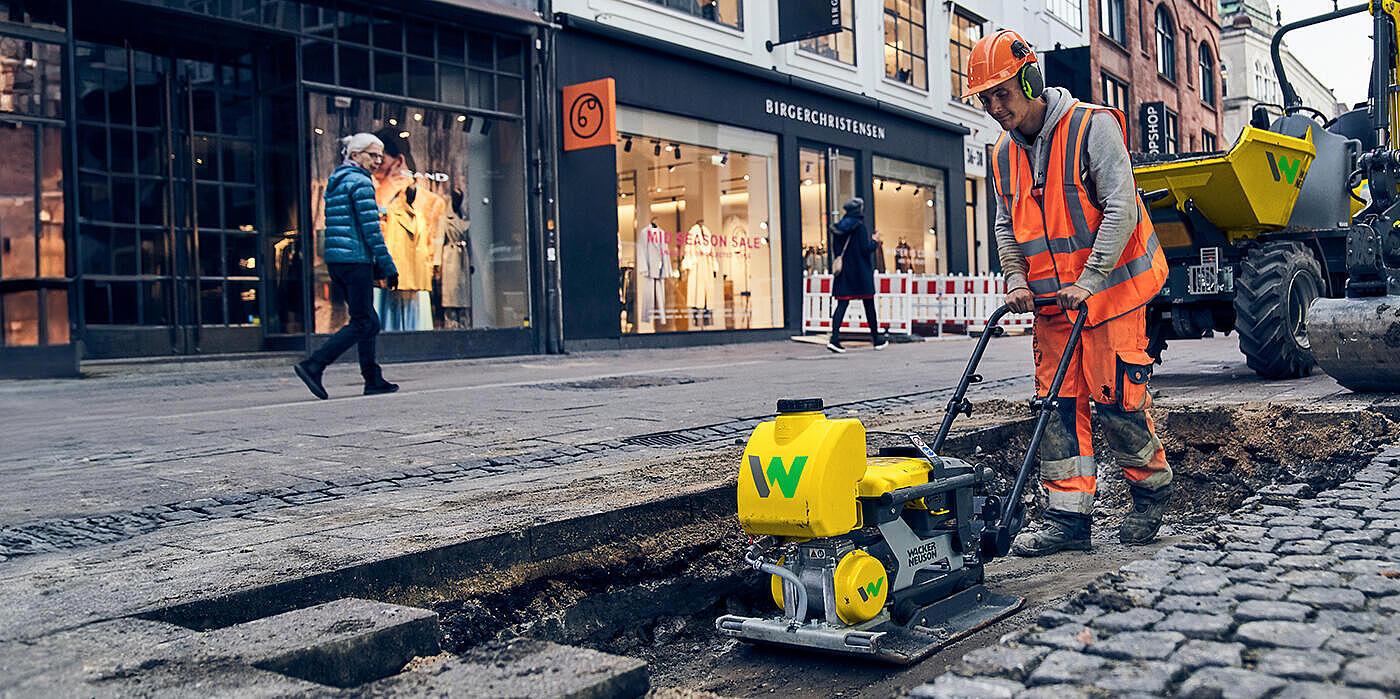 battery plate in innercity night construction site in action