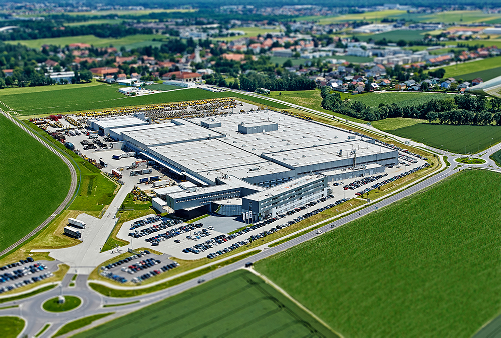 Aerial view of Wacker Neuson production site in Hörsching.